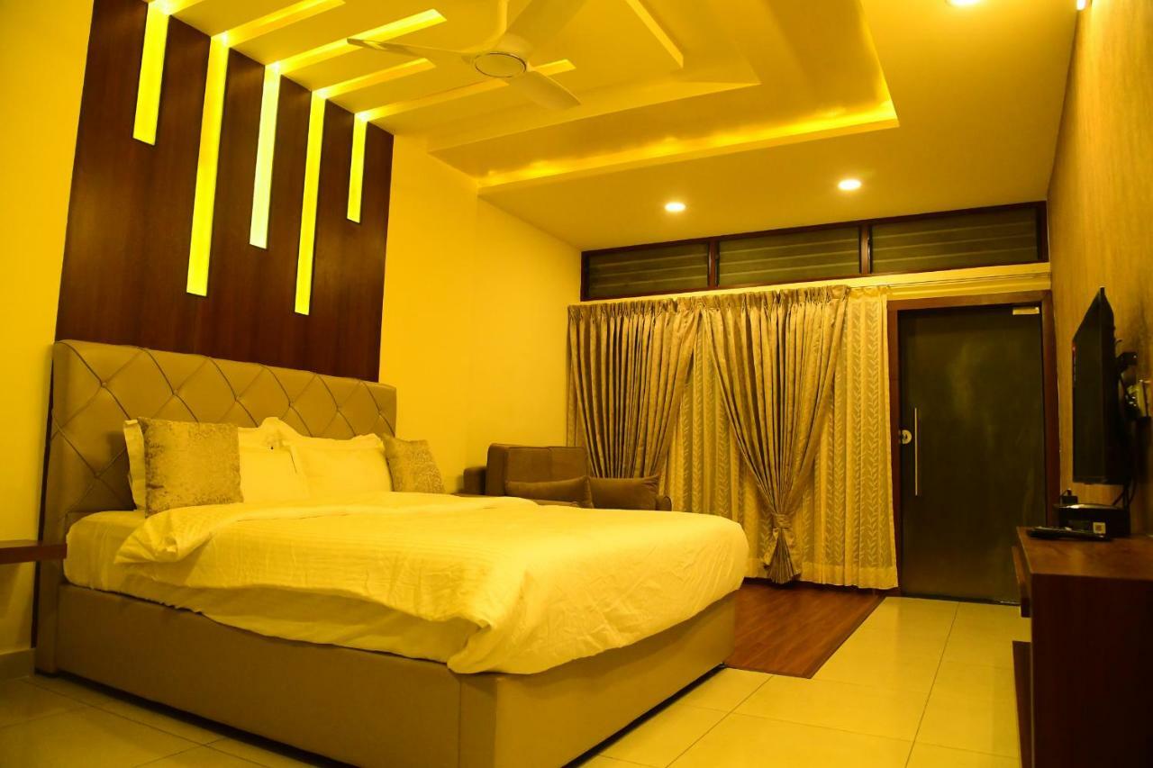 Hotel Biranji Aqua Retreat à Chikmagalūr Extérieur photo